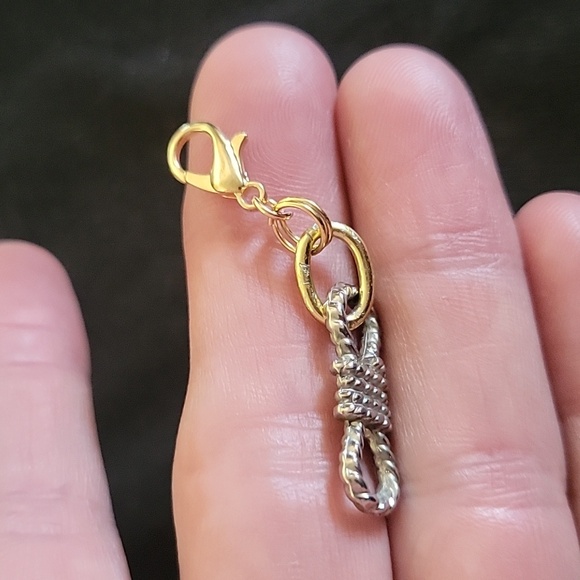 Silver and goldtone rope charm - Picture 4 of 4